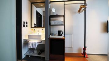 Standard Double Room | In-room safe, desk, blackout drapes, soundproofing