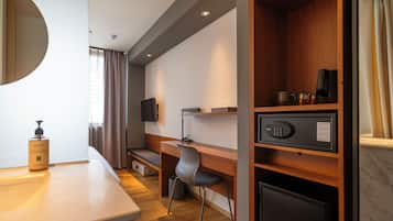Economy Double Room | In-room safe, desk, blackout drapes, soundproofing