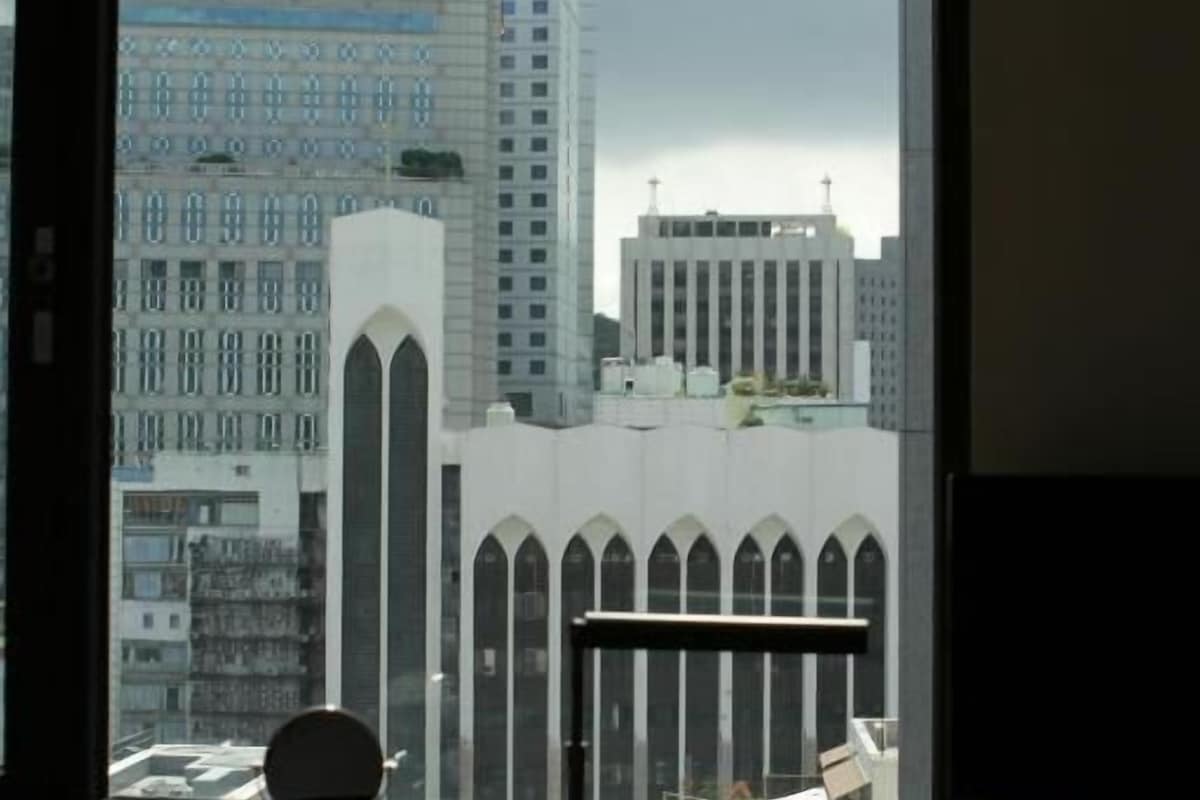 Deluxe Hollywood Double Room, High Floor | Safe på rommet, skrivebord, blendingsgardiner og lydisolert