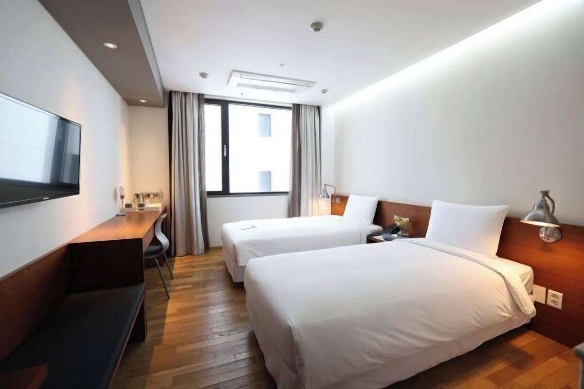 In-room safe, desk, blackout drapes, soundproofing