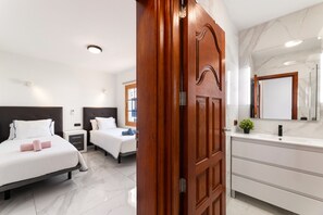 2 bedrooms, in-room safe, free WiFi, bed sheets