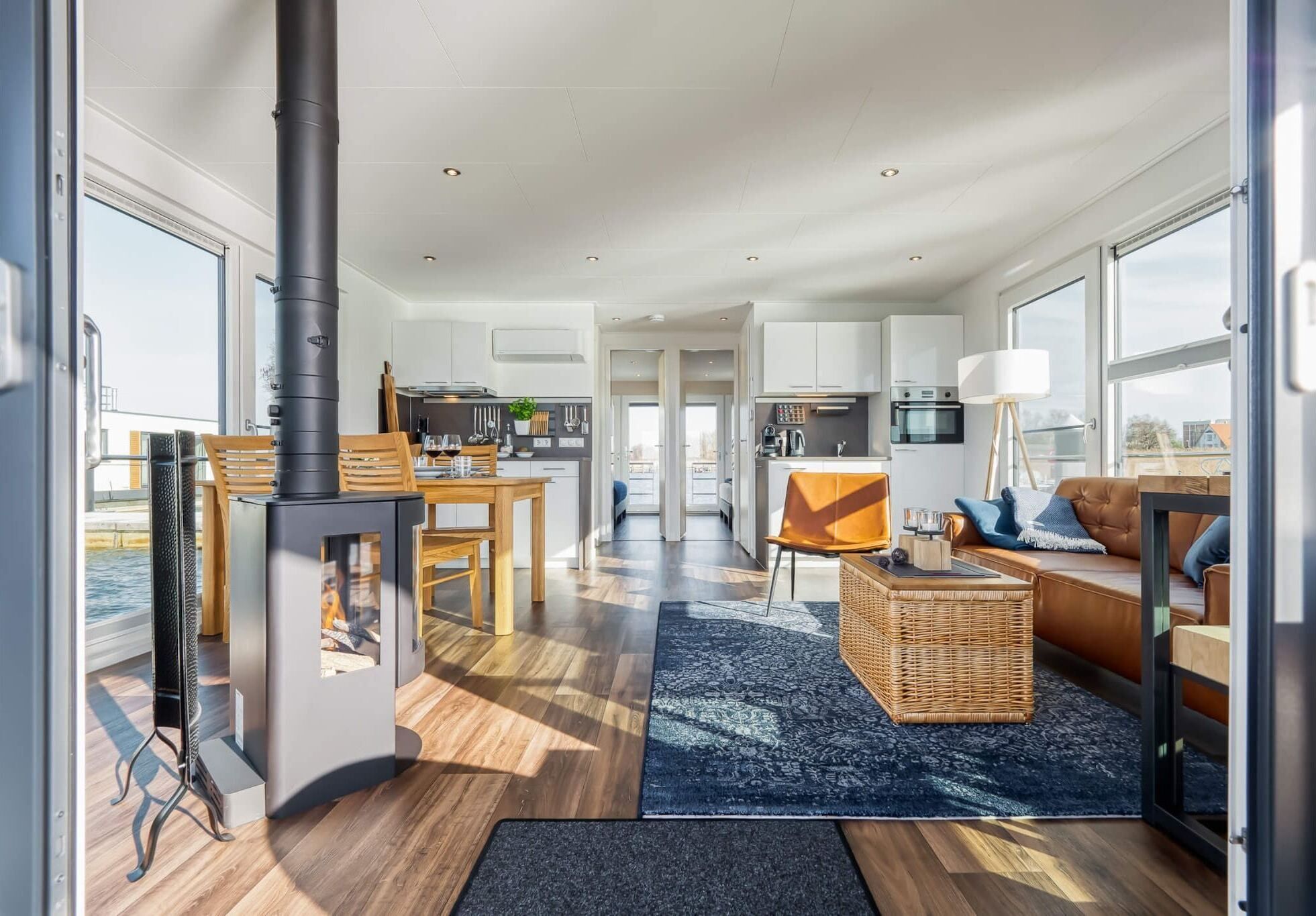 Smart-TV, Kamin