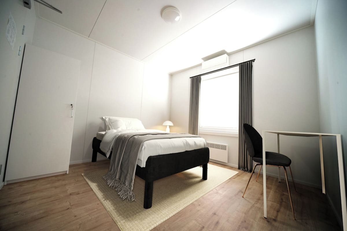 Basic Single Room | Free WiFi