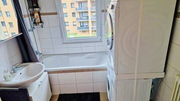 Hårtørrer, håndklæder, Sæbe, Toiletpapir