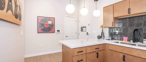 Apartment, Multiple Beds, Kitchen, City View (The 333 Suites 303) | Interior