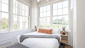 Apartment, Multiple Beds, Kitchen, City View (The 333 Suites 303)