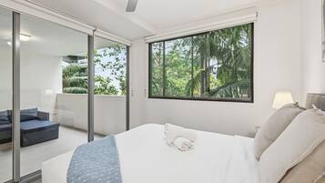 2 Schlafzimmer, Schreibtisch, Bügeleisen/Bügelbrett, WLAN