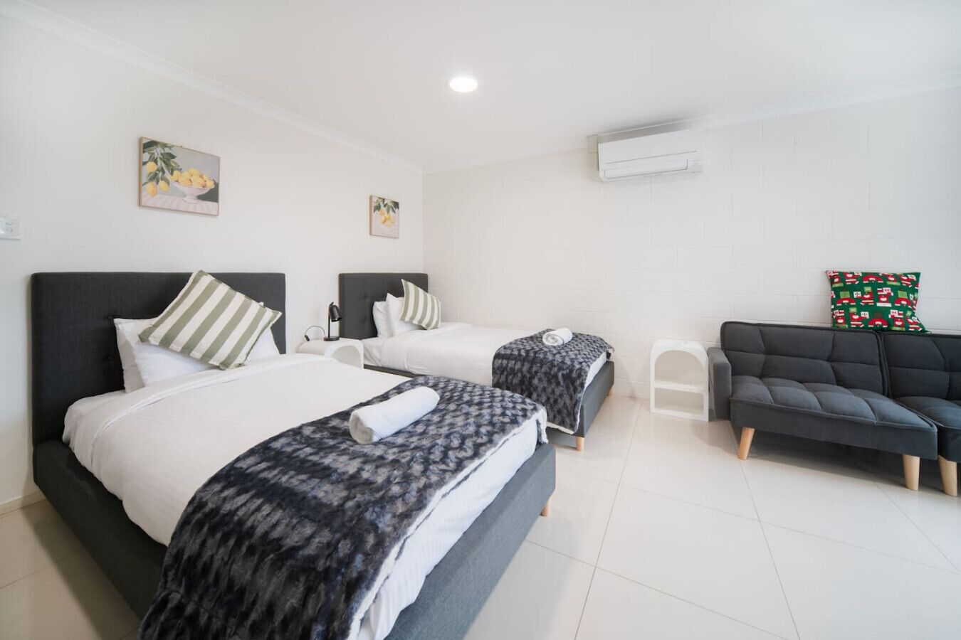 4 bedrooms, iron/ironing board, WiFi, bed sheets