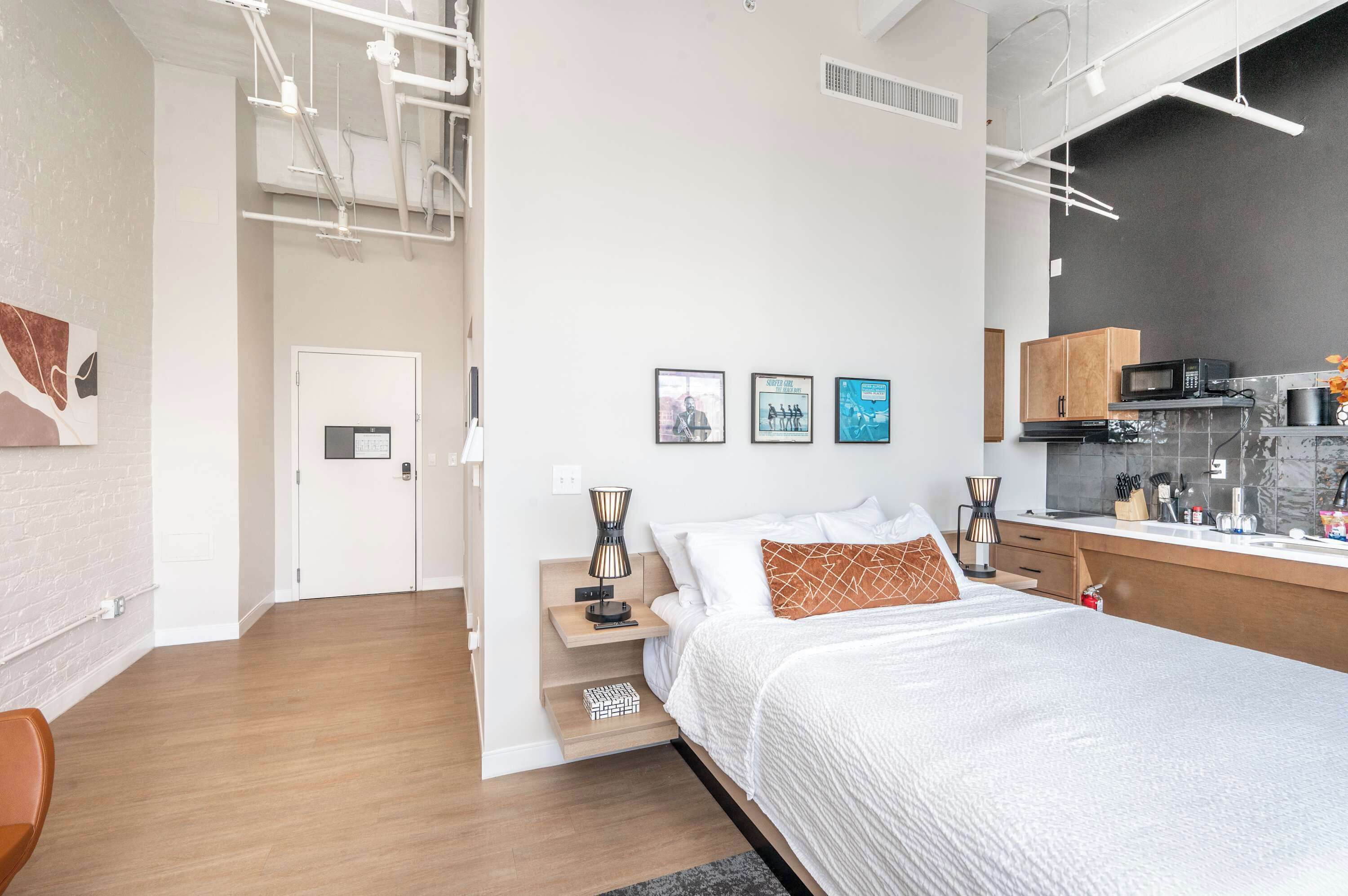 開放式客房, 1 張加大雙人床, 廚房, 城市景觀 (The 333 Suites 304) | 1 間臥室、獨特裝潢、布置獨特