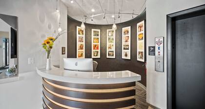 The 333 Suites 304 Stay for 2