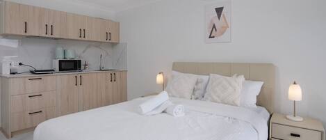 Bügeleisen/Bügelbrett, WLAN, Bettwäsche