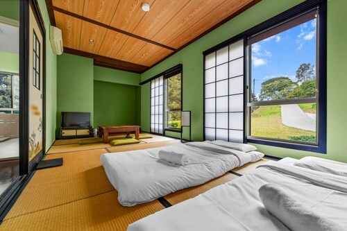 Modern Japanese Retreat in Tamborine Mountain