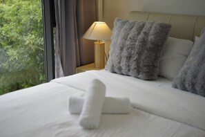 4 slaapkamers, een strijkplank/strijkijzer, wifi, beddengoed