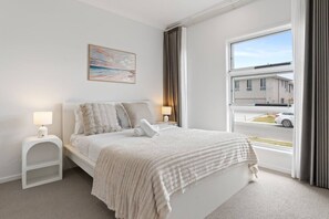 4 dormitorios, escritorio, tabla de planchar con plancha y wifi