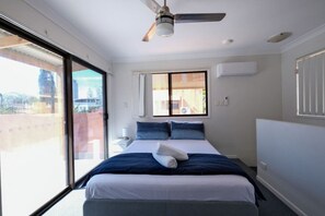 2 chambres, fer et planche à repasser, Wi-Fi, draps fournis