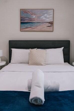 2 bedrooms, iron/ironing board, WiFi, bed sheets