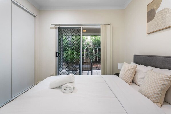 2 bedrooms, iron/ironing board, WiFi, bed sheets