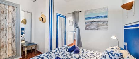 Iron/ironing board, WiFi, bed sheets