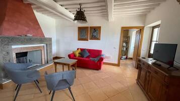 Comfort Apartment, Hill View | Blackout drapes, iron/ironing board, free WiFi, wheelchair access