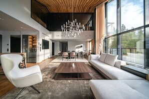 Televisión y chimenea 