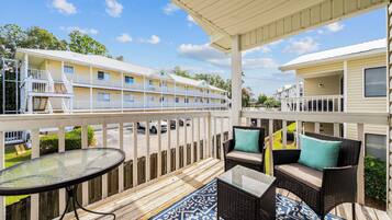 Signature Condo, 2 Bedrooms, Balcony | Balcony