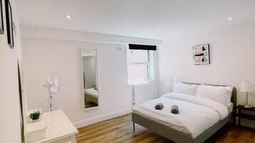 2 bedrooms, iron/ironing board, WiFi, bed sheets