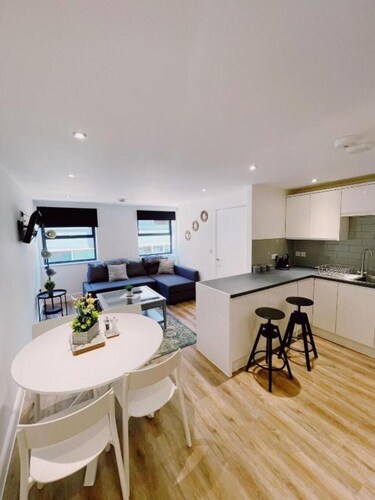 Prosper House Apartment 6 - Stylish City Living