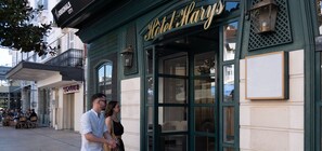 Front of property - The Originals City Hôtel Harys (Vichy)