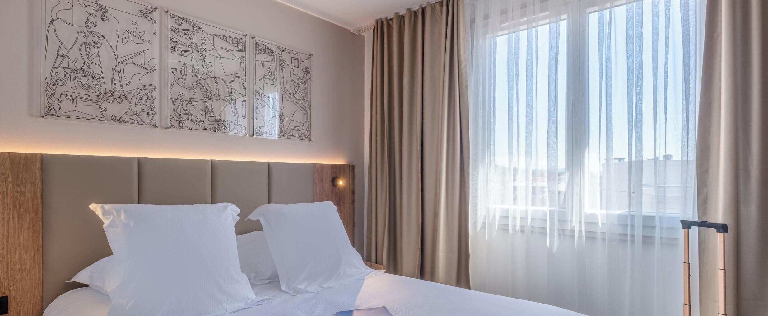 أسرّة أطفال/رضّع (مجانًا) وواي فاي مجانًا وملاءات أسرّة