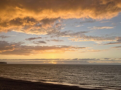 Villa Rosamonde, école monastique XVIIIe rénovée,  grand jardin de curé