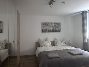 1 bedroom, iron/ironing board, Internet, bed sheets - Cozy vacation apartment on the edge of the forest in Dörrenbach with nearby hiking trails (Dörrenbach)