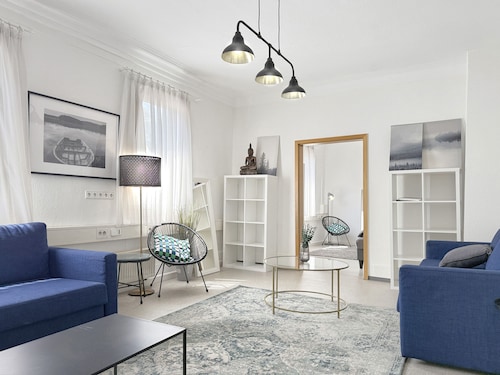 Stylische zentrale Esslingen-Wohnung – 14 Pers