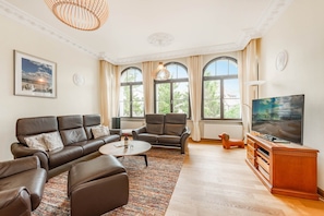 TV, DVD player, stereo - Villa Sanssouci 06 - impressive living space in the heart of Heringsdorf (Heringsdorf (Seebad))