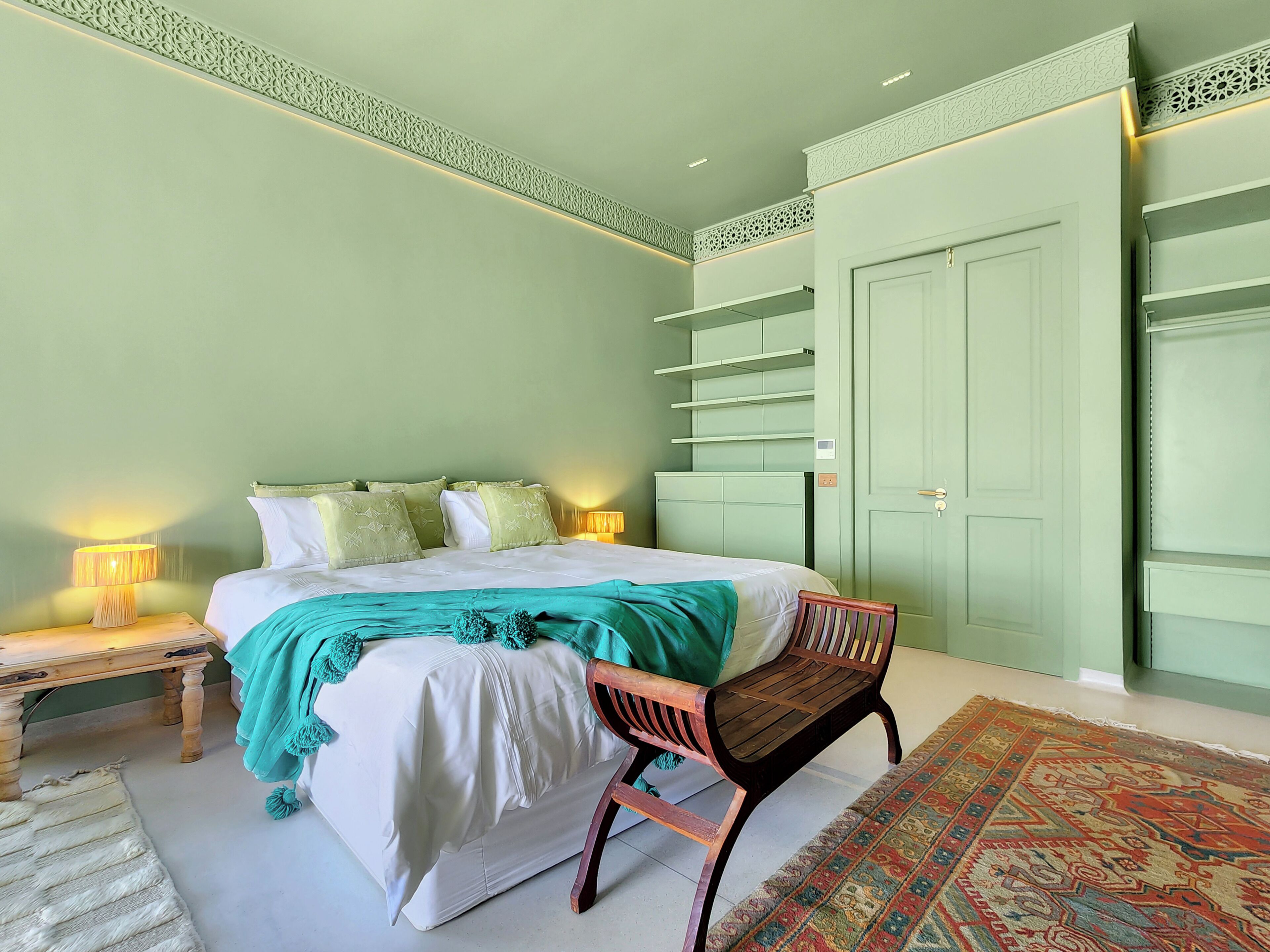 Luxury Studio Suite, Partial Sea View | Free WiFi