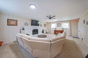 House, Berbilang Katil, Kitchen, Garden View (Kennesaw Komfort) | Ruang tamu