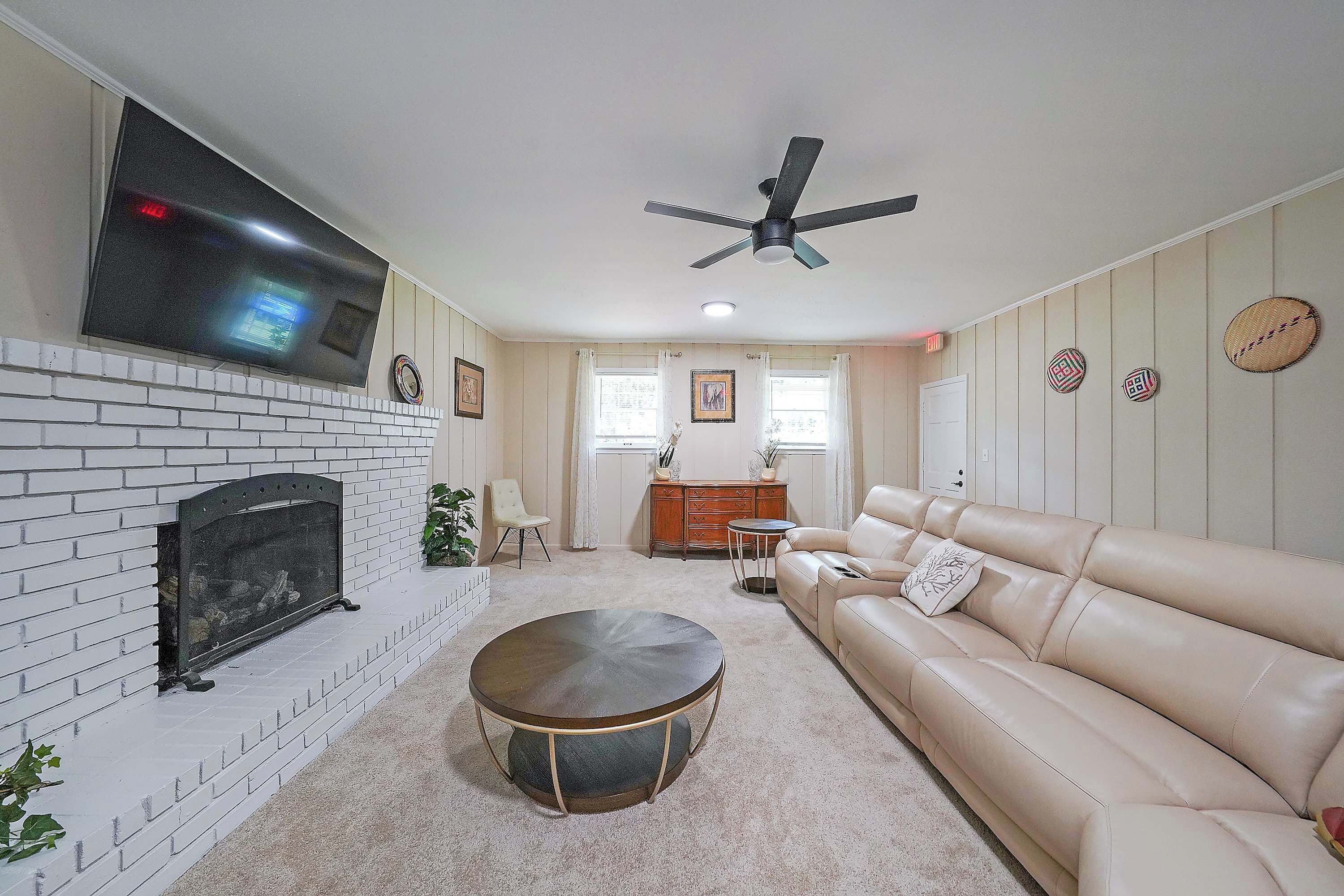 House, Multiple Beds, Kitchen, Garden View (Kennesaw Komfort) | Living area