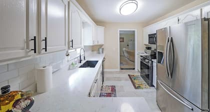 Kennesaw Komfort, Home for 8