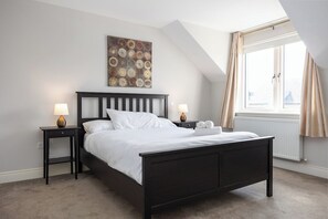 5 bedrooms, desk, iron/ironing board, travel cot