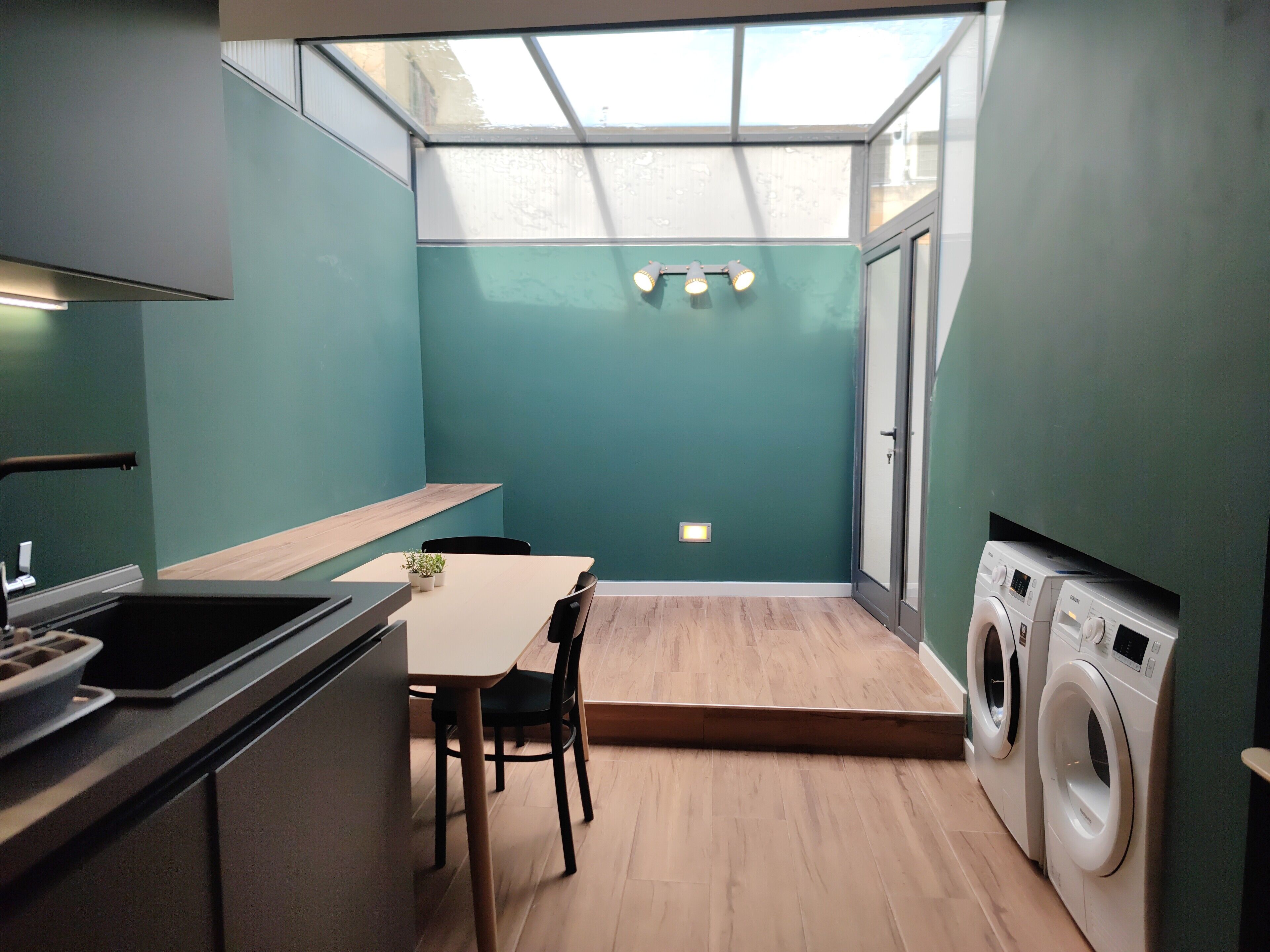 Mini-fridge, microwave, stovetop, dishwasher