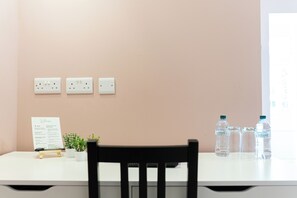 Deluxe Double Room | Desk, laptop workspace, blackout drapes, free WiFi - Three Cities Guest House (Cospicua)