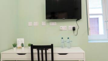 Comfort Double Room | Desk, laptop workspace, blackout drapes, free WiFi