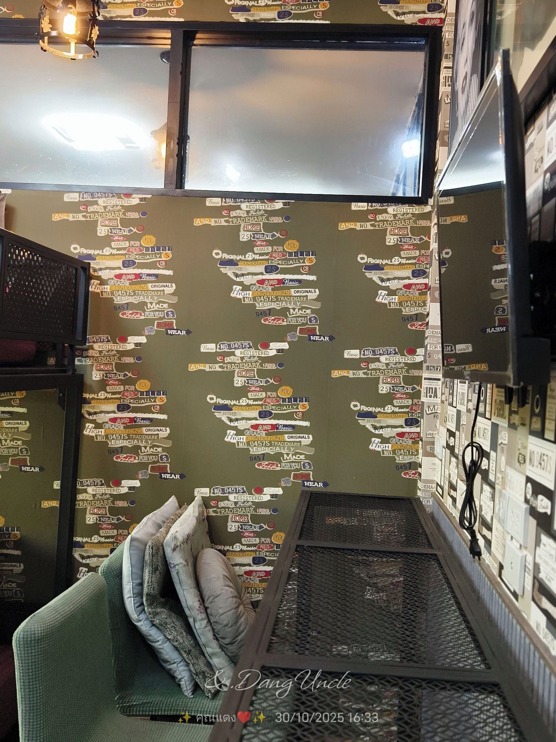 华丽开间 | 特色装修、办公桌、笔记本电脑工作区、免费 WiFi