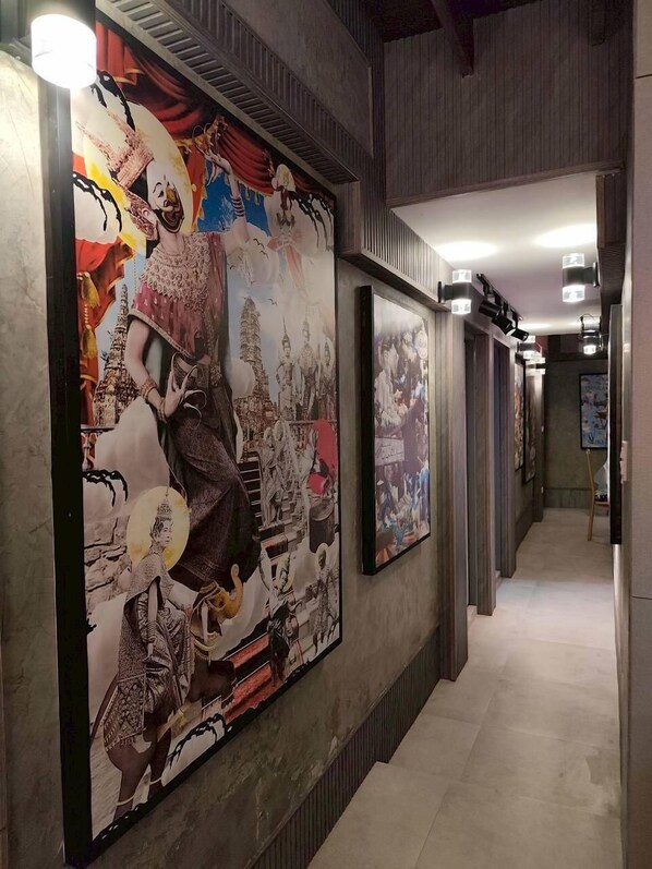 Deluxe Triple Room, City View | Desk, free WiFi