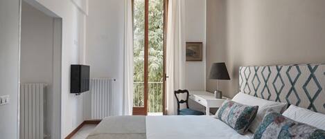 1 bedroom, in-room safe, free WiFi, bed sheets