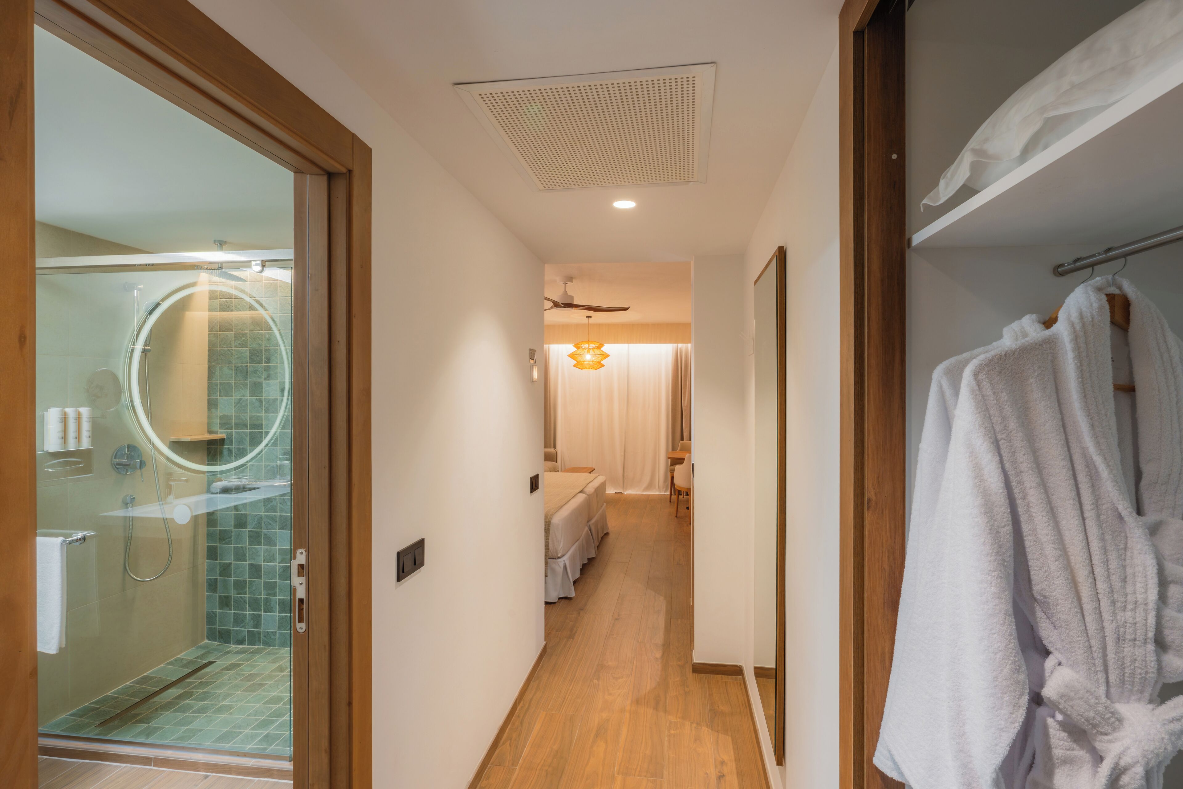 객실 내 금고, 다리미/다리미판, 무료 WiFi, 침대 시트