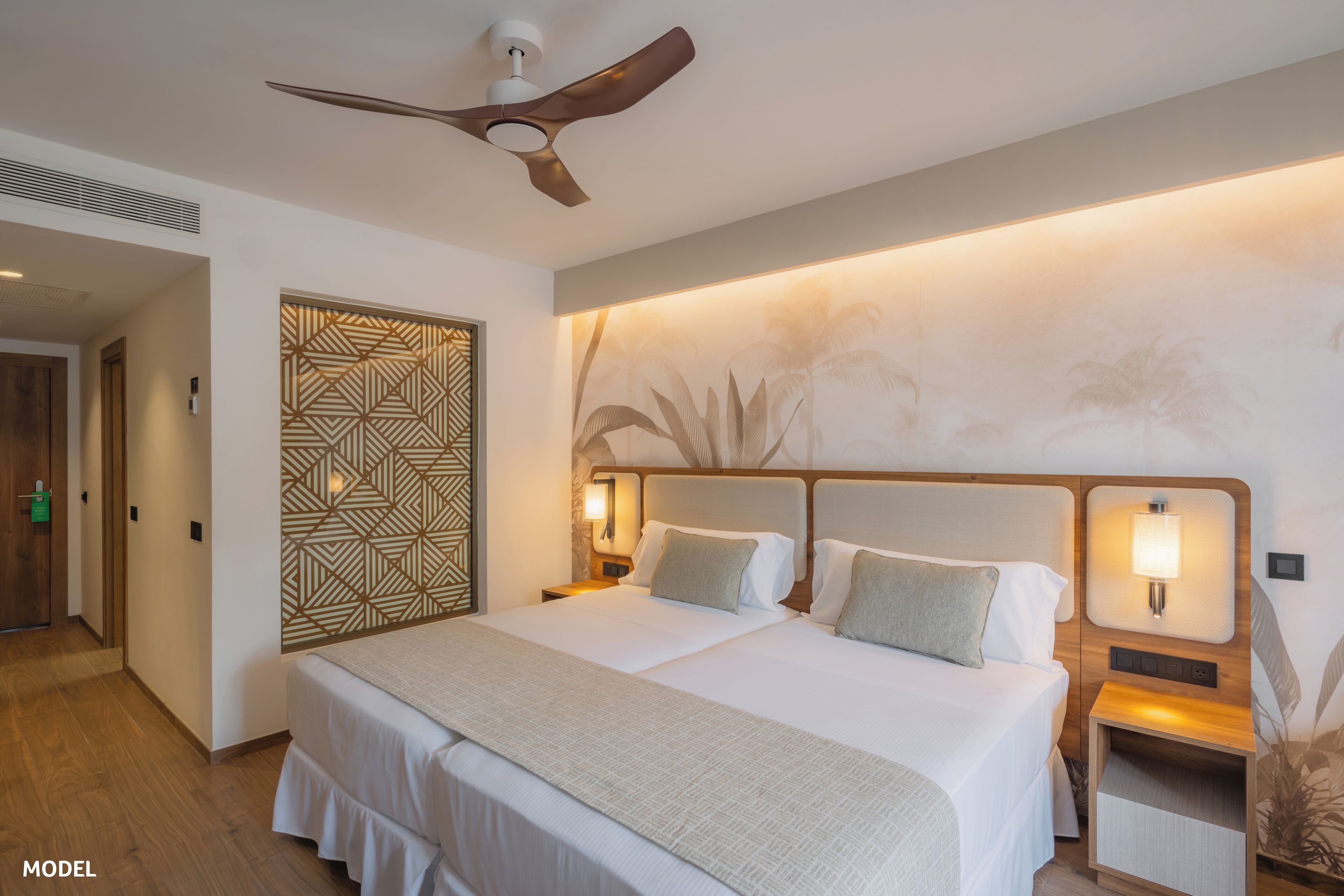 Free minibar, in-room safe, iron/ironing board, free WiFi