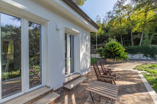 Villa Aura Private Estate: Massive 6000m² Garden with Rome Views