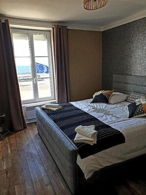 2 bedrooms, WiFi, bed sheets - Le Phoenix 449 : sea view, 2 bedrooms (Arromanches-les-Bains)