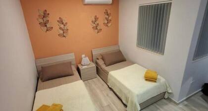 Modern 3BR Apt With Large Balcony