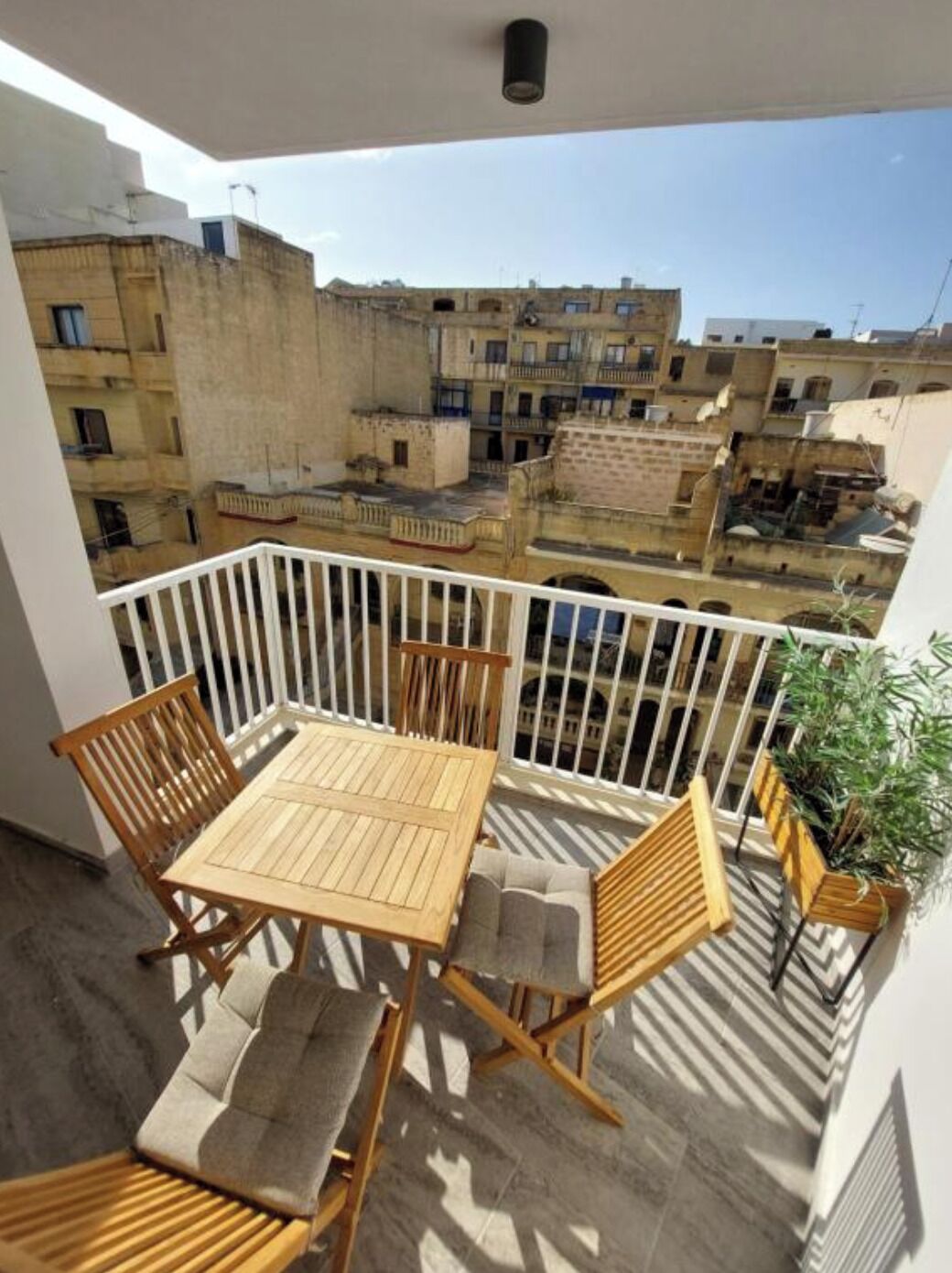 Huoneisto, 3 makuuhuonetta, ilmastointi, rannalla | Terassi/patio